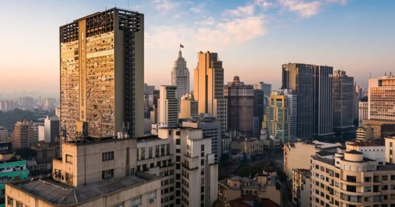 Foto de prédios em São Paulo representando o imóvel Alegria do HGRE11